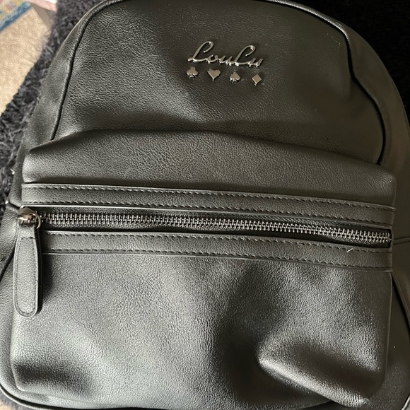 Backpack - Picture 2 of 6